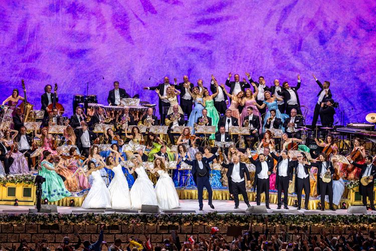 André Rieus Maastricht-Konzert 2025: Eine Romantische Walzer-Nacht!