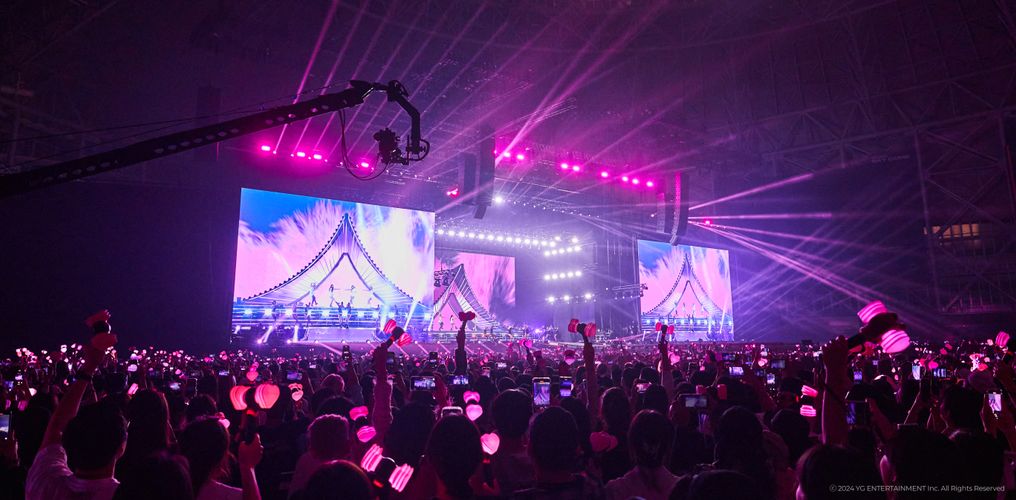 BLACKPINK WORLD TOUR [BORN PINK] IN CINEMAS