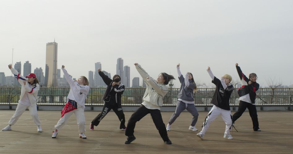 BTS ARMY: FOREVER WE ARE YOUNG OmU