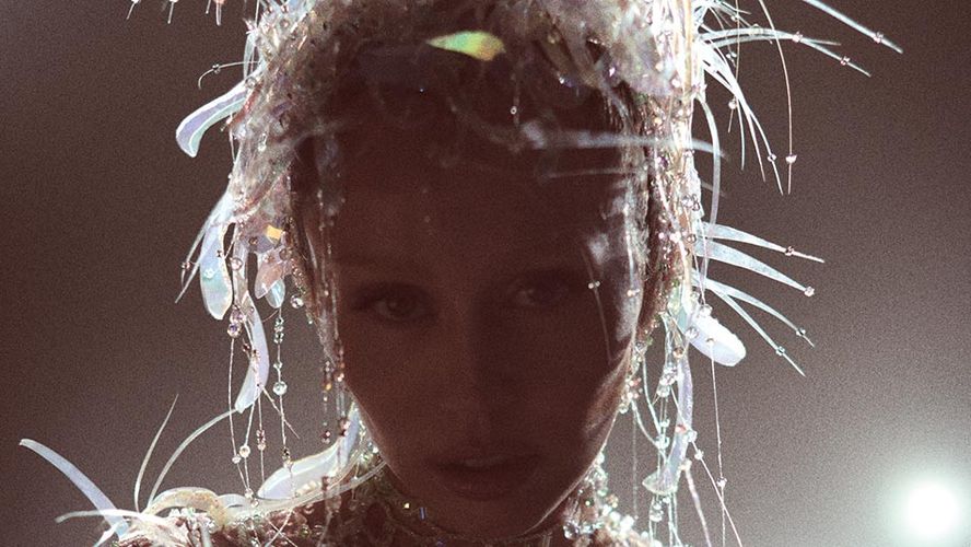 Miley Cyrus: Something Beautiful