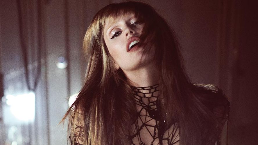 Miley Cyrus: Something Beautiful