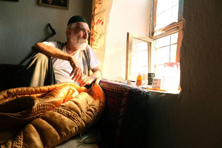 Nefes: Yer Eksi Iki OmU