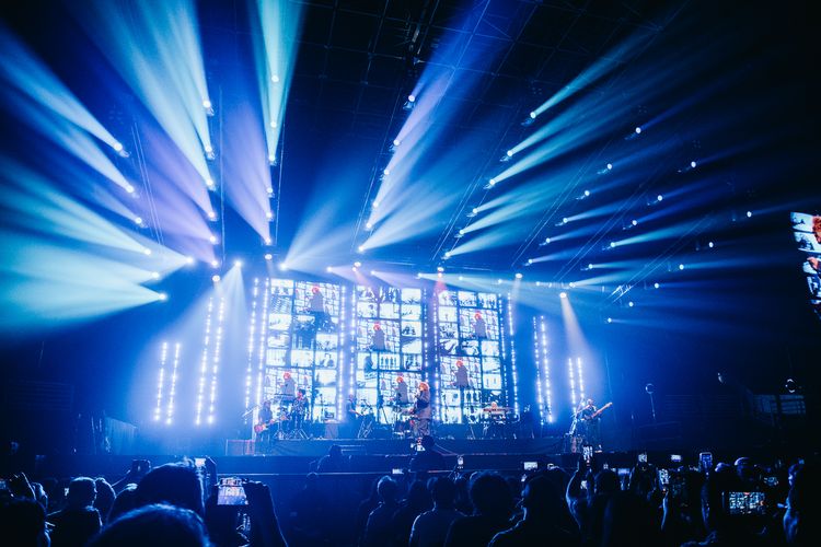 Holding Back the Years: 40 Years of Simply Red, Live in Santiago