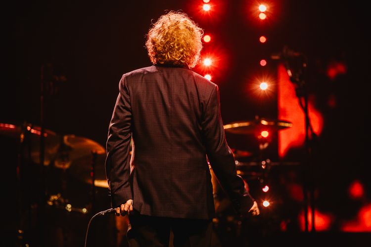 Holding Back the Years: 40 Years of Simply Red, Live in Santiago