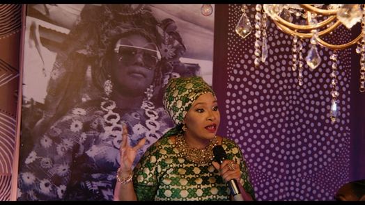 STOFF - Ein Spitzengeschäft